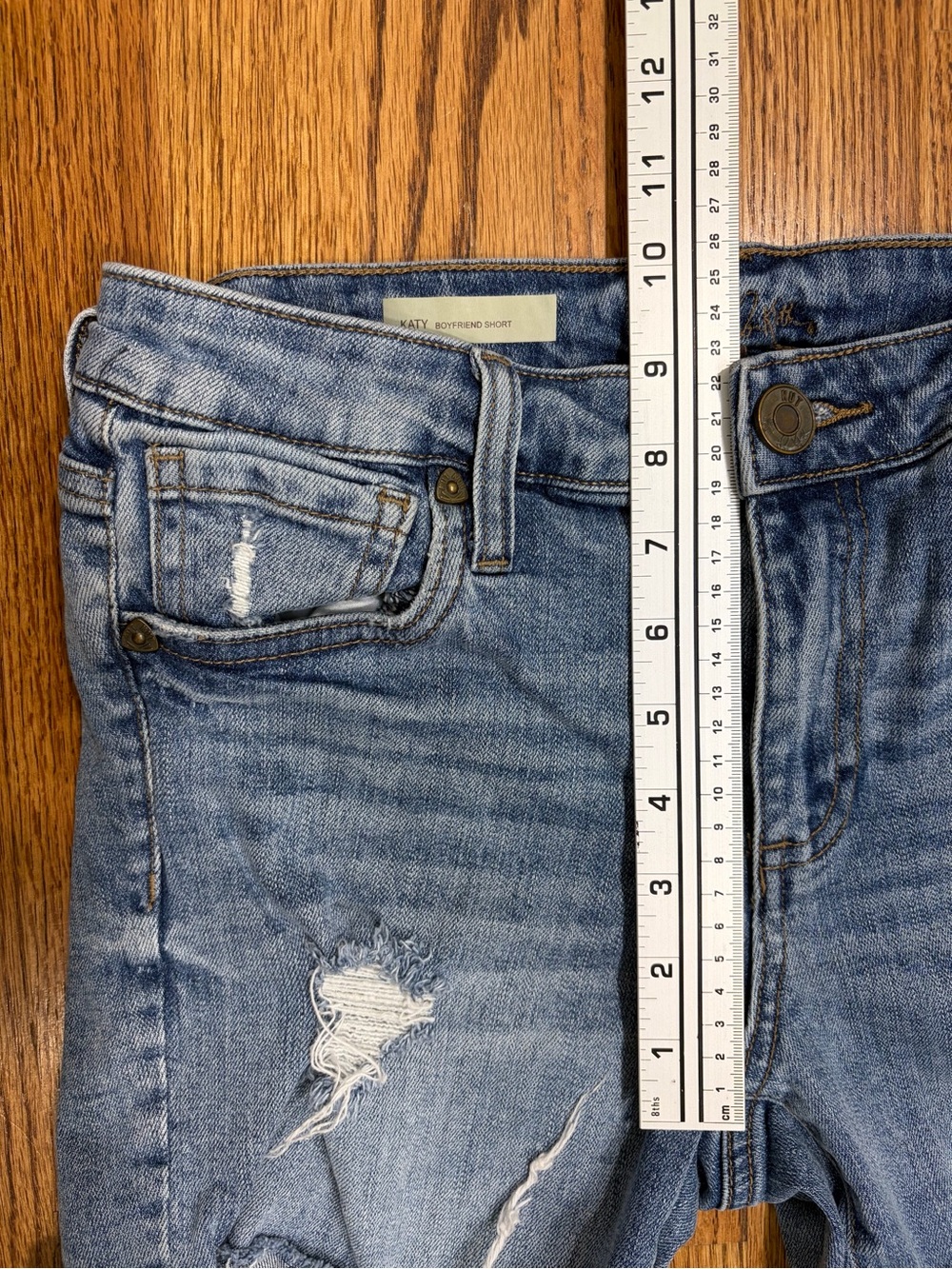 Kut from the Kloth Distressed Raw Cutoff Denim Shorts sz 2 - Picture 8 of 9